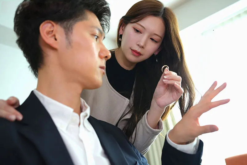 Vợ yêu đi đi giã ngoại, gã chồng ở nhà bị nhỏ em người vợ gạ đụ không trượt phát nào
